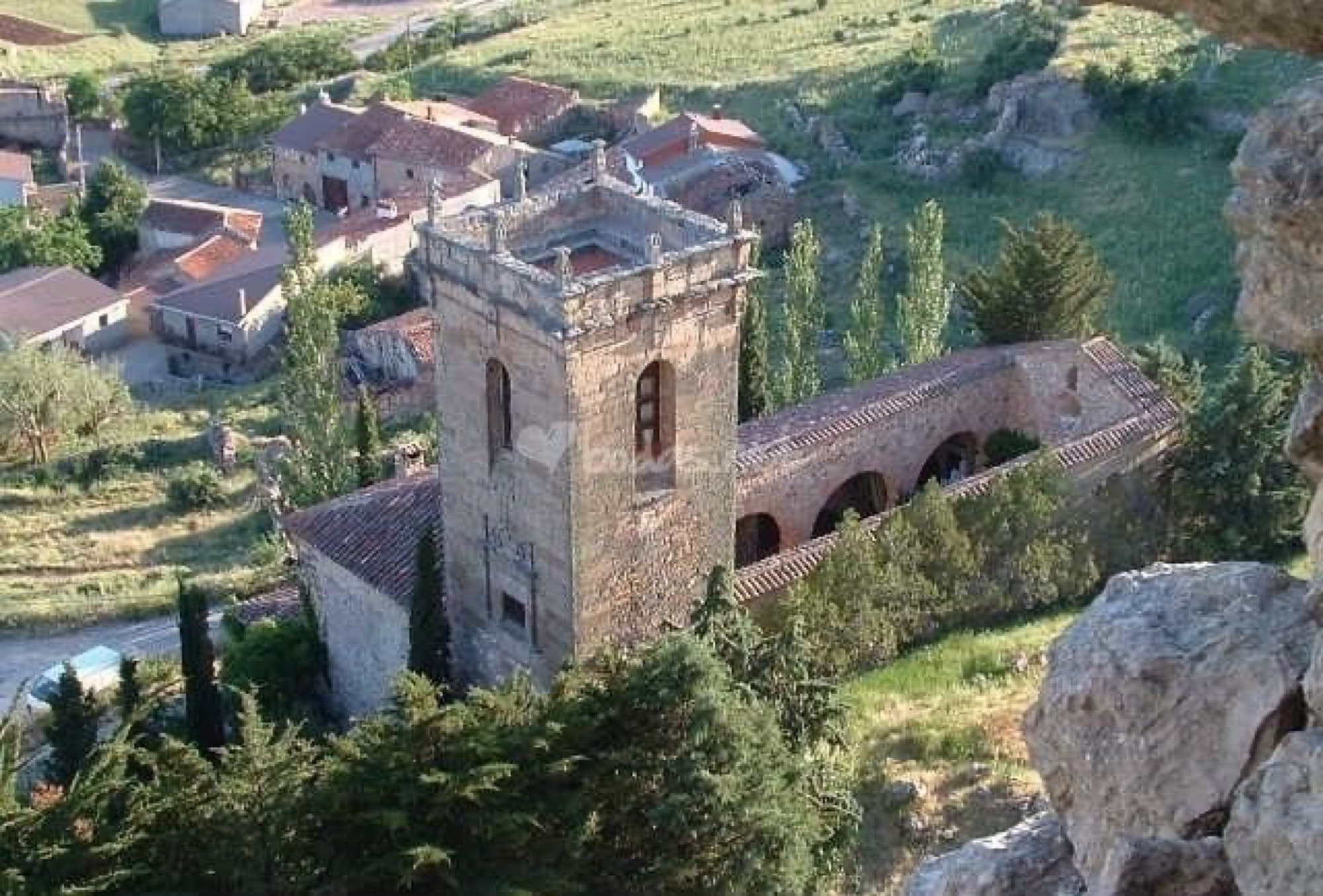 Iglesia de San Salvador de Atienza, en el arrabal de Puerta Caballos