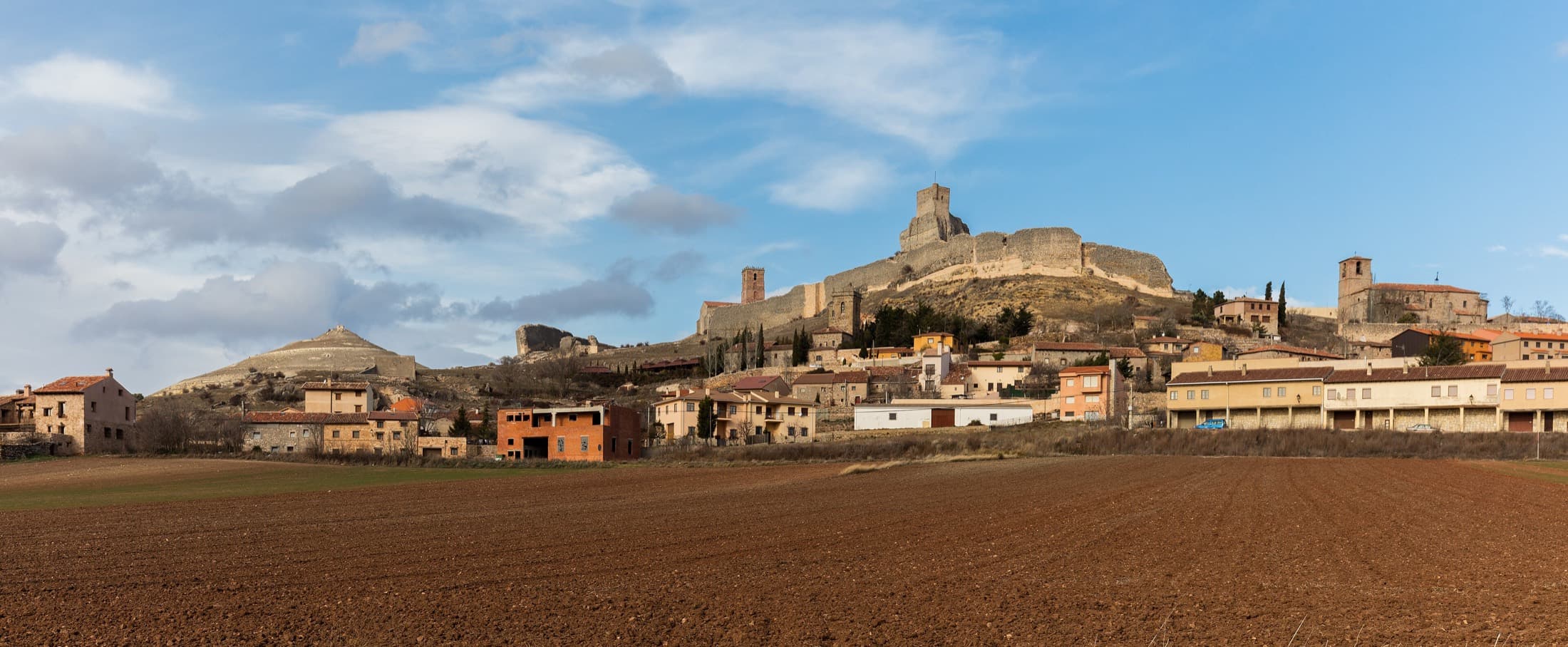 Panorámica de Atienza al amanecer, conjunto histórico-artístico