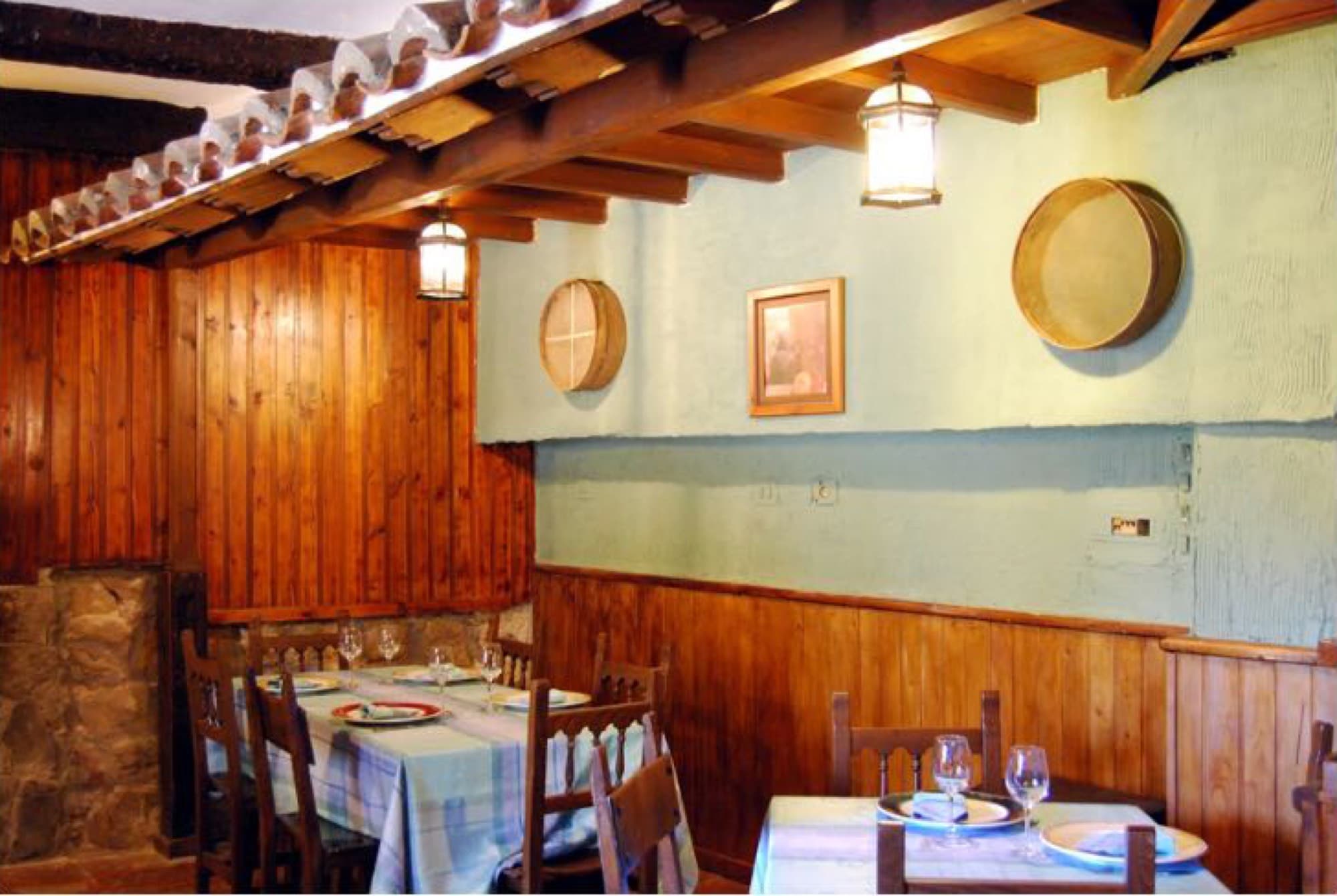 Restaurante Casa Encarna en la Plaza del Trigo de Atienza